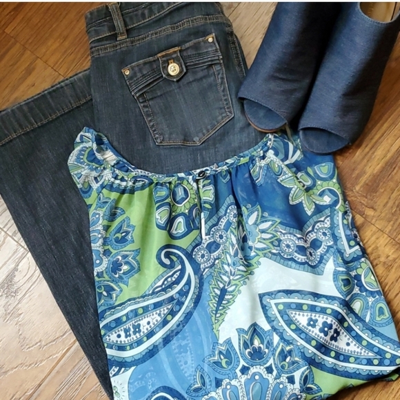 WHBM Jeans (Juniors) - Picture 6 of 11